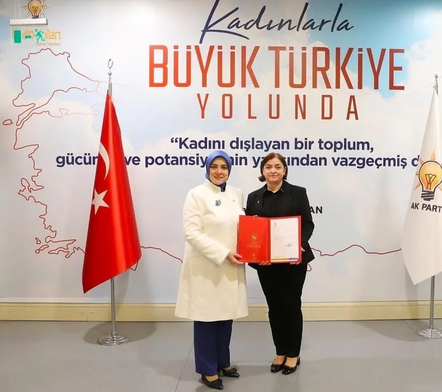 AK PARTİ KOCASİNAN KADIN KOLLARINDA BAYRAK DEĞİŞİMİ