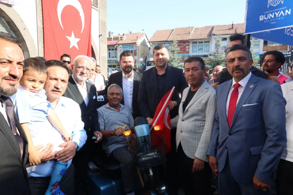 BÜNYAN’DA İHTİYAÇ SAHİPLERİNE AKÜLÜ ARAÇ DAĞITILDI
