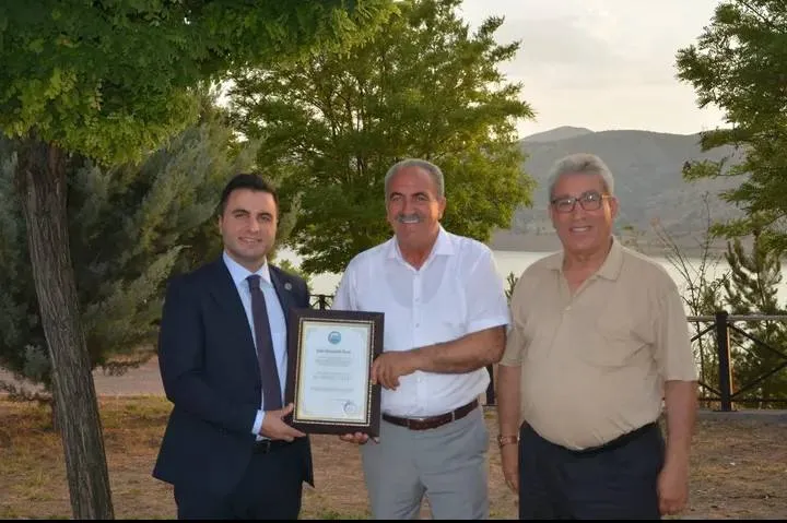 BAŞKAN GÜLESER’DEN KAYMAKAMÇOLAK’A VEDA YEMEĞİ