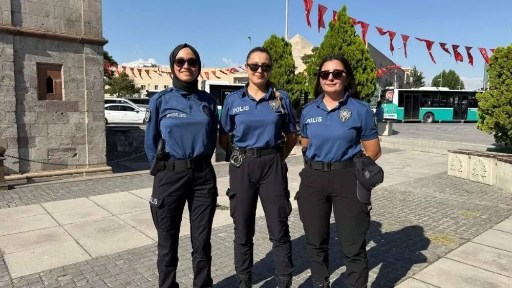 KADIN POLİSLER DEVRİYEDE