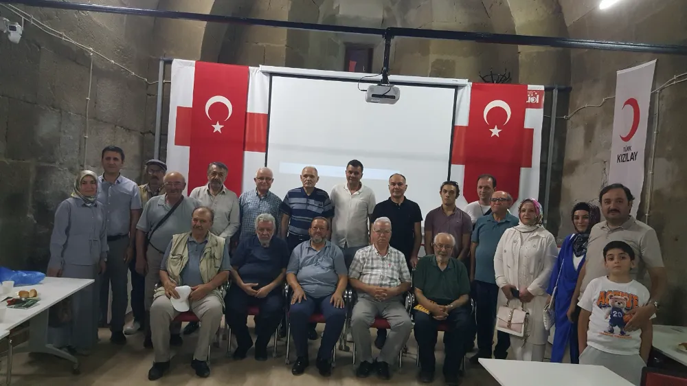 OK BURCUNDA ŞAİRLER GEÇİDİ 