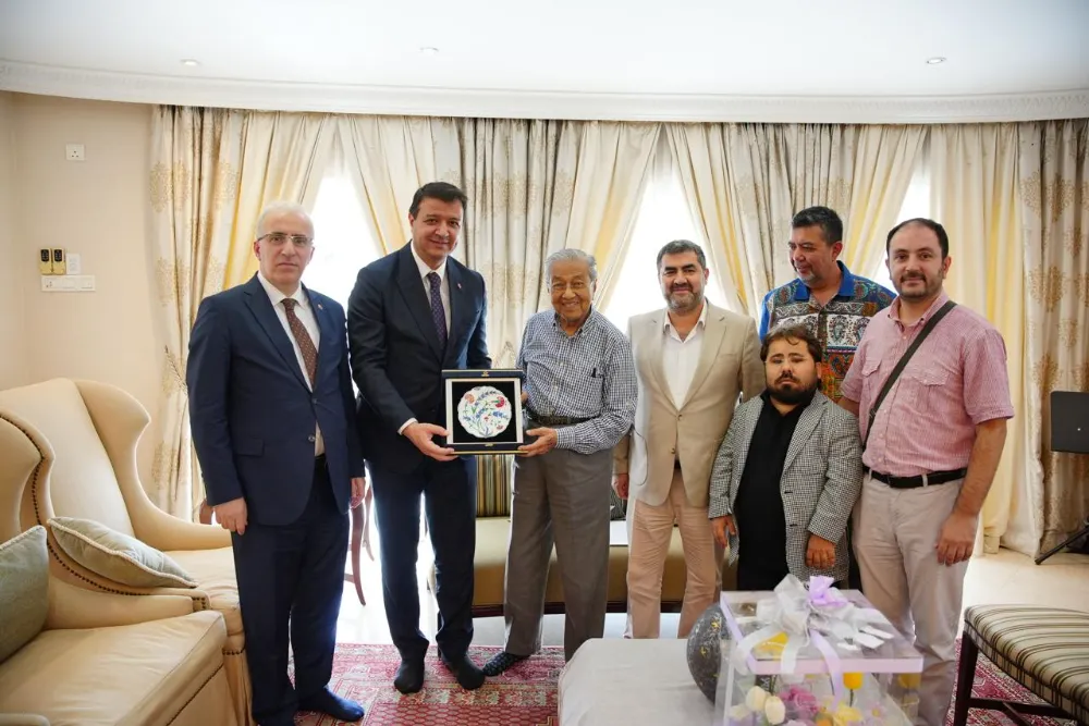 ARIKAN, MALEZYA ESKİ BAŞBAKANI İLE GÖRÜŞTÜ