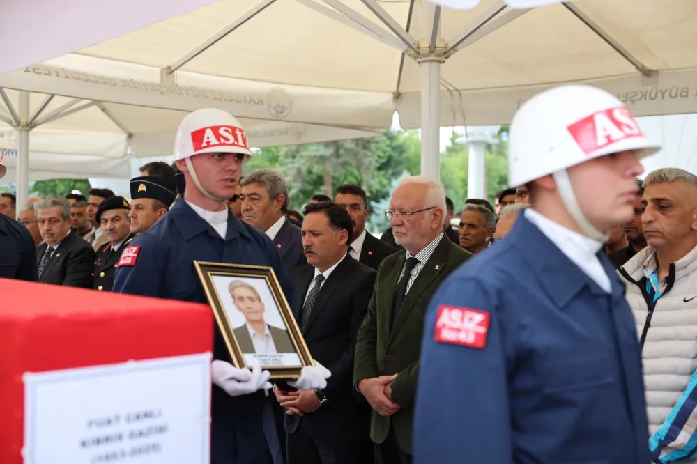 KIBRIS GAZİSİ TOPRAĞA VERİLDİ
