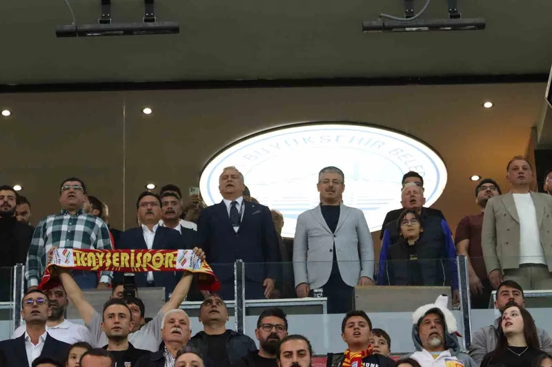 Trendyol Süper Lig: Kayserispor: 0 - Beşiktaş: 3 (İlk yarı)
