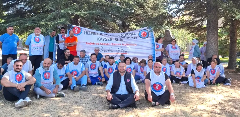 ERÜ’DE OTURMA EYLEMİ YAPTILAR