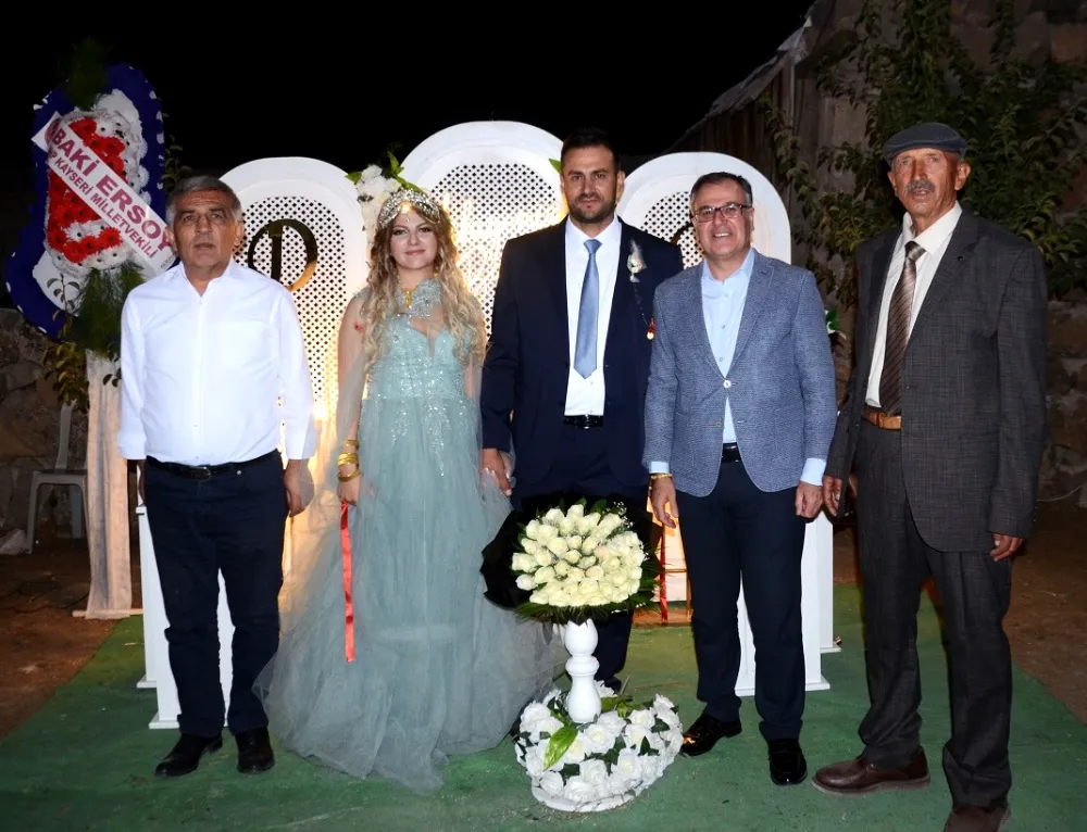 DÜĞÜN GİBİ NİŞAN MERASİMİ YAPILDI