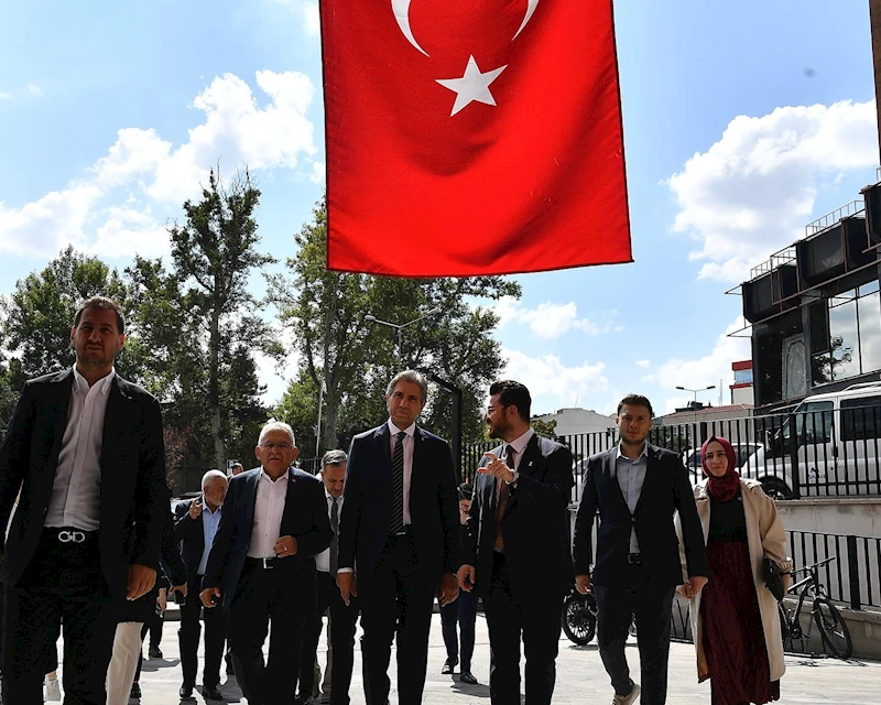 Başkan Büyükkılıç ve AK Parti Genel Başkan Yardımcısı Demir’den esnaf ziyaretleri
