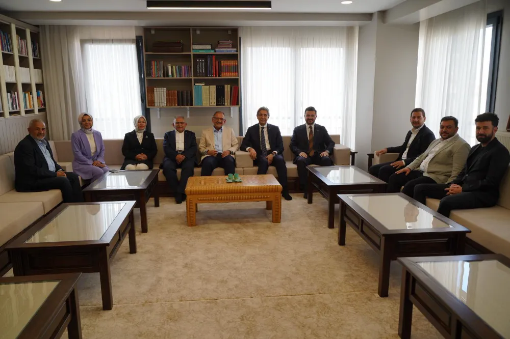 DEMİR ÖZHASEKİ’Yİ VAKFINDA ZİYARET ETTİ