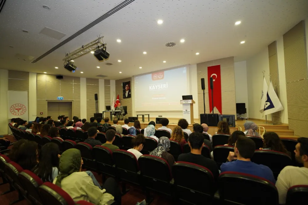 BAŞHEKİMDEN TIP ÖĞRENCİLERİYLE TANIŞMA TOPLANTISI 